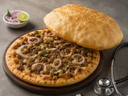 Is combining pizza and chole bhature a healthy food trend?