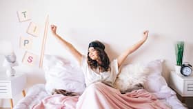 How to wake up feeling energetic? 8 simple habits that can help you become a morning person
