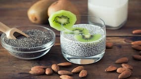 वजन घटाने के लिए खाएं Chia Seeds? जानें फायदे, सही मात्रा और खाने का सही तरीका वजन घटाने के लिए खाएं Chia Seeds? जानें फायदे, सही मात्रा और खाने का सही तरीका