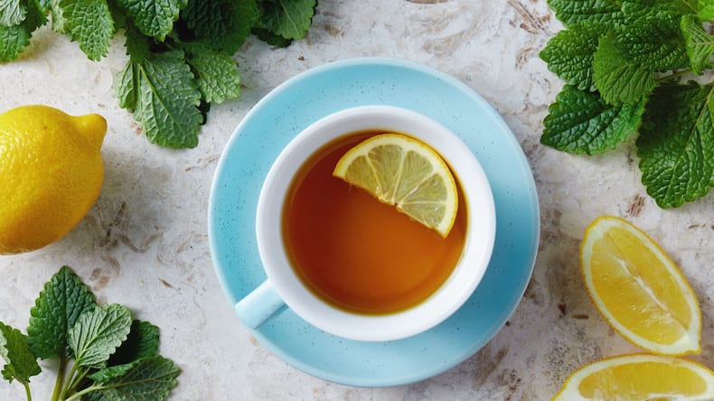 5 herbal tea to reduce bloating during monsoon