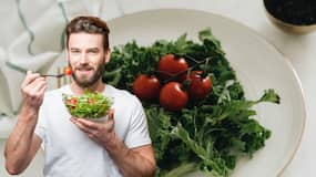 Monsoon diet: Is it safe to eat salads and raw fruits during the rainy season?
