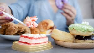 Birth control pills and binge eating: All you need to know