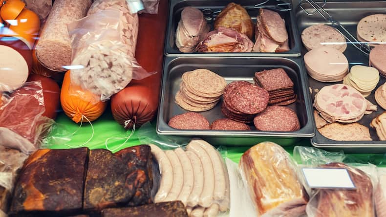 Endometriosis diet: Foods to eat and avoid to help manage symptoms