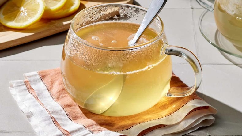 5 benefits of drinking lemon tea during the rainy season