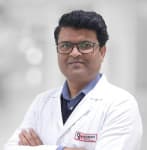 डॉ. विजय कुमार शर्मा एक इंटरनल मेडिसिन स्पेशलिस्ट हैं, जिनके पास 6 वर्षों का अनुभव है। वर्तमान में डॉ. शर्मा रीजेंसी हॉस्पिटल, गोरखपुर में सीनियर कंसल्टेंट - इंटरनल मेडिसिन के रूप में अपनी सेवाएं दे रहे हैं। उनकी मुख्य स्पेशलिटी इंटरनल मेडिसिन है और वे डायबिटीज, हाई ब्लड प्रेशर, थायराइड डिजीज और इन्फेक्शियस डिजीज जैसी समस्याओं का इलाज करते हैं। इसके अलावा उन्हें किडनी, लिवर, हृदय और मस्तिष्क से संबंधित बीमारियों के शुरुआती लक्षणों की पहचान करने व उनकी मैनेजमेंट करने में भी उन्हें महारत हासिल है। उन्होंने MBBS की डिग्री प्राप्त करने के बाद इंटरनल मेडिसिन के साथ एमडी की उपाधि प्राप्त की।