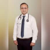 मुंबई के एशियन हार्ट इंस्टीट्यूट में डॉक्टर अभिजीत बोरसे भारत के जाने-माने कार्डियोलॉजिस्ट हैं। उनके पास एमबीबीएस, एमडी (मेडिसिन) और डीएम (कार्डियोलॉजी) की डिग्री है। विभिन्न हृदय संबंधी स्थितियों के निदान और उपचार में एक दशक से अधिक के अनुभव के साथ उन्होंने कई हाई रिस्क हार्ट सर्जरी भी की हैं। उन्होंने RCSM सरकारी मेडिकल कॉलेज, कोल्हापुर से एमबीबीएस, अलीगढ़ मुस्लिम विश्वविद्यालय से एमडी (मेडिसिन), और आरजी कर सरकारी मेडिकल कॉलेज और अस्पताल, कोलकाता से डीएम (कार्डियोलॉजी) की उपाधि प्राप्त की।